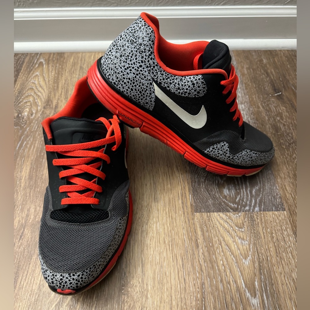 Nike Lunar Safari  Crimson Size 13